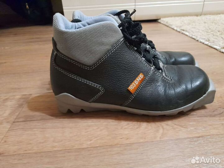 Лыжные ботинки