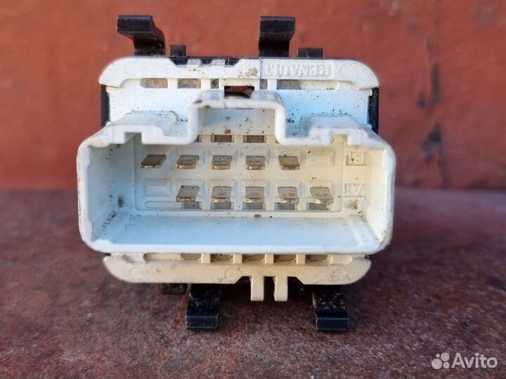 Блок управления стеклоподъемниками Рено Клио 3