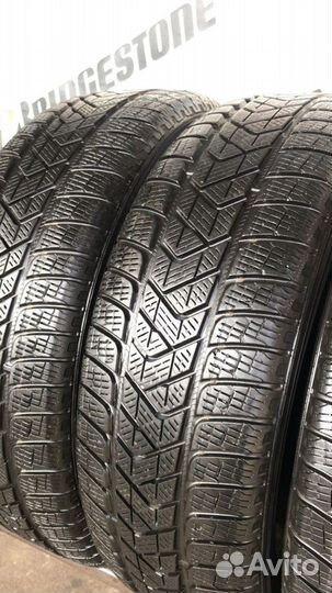 Pirelli Winter Sottozero 3 235/40 R18