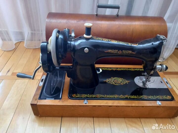 Швейная машинка СССР для коллекционеров ретро
