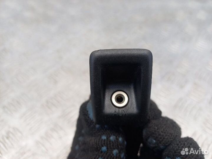 AUX Volvo Xc 70 2.4 D5244T 185 Л.С дизель 2008