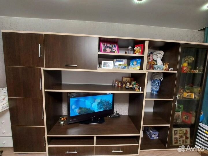 Стенка в гостиную