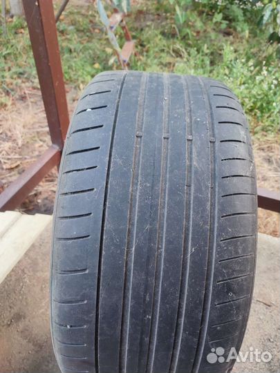 Dunlop SP Sport Maxx GT 275/30 R20