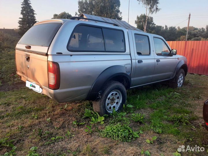 Nissan NP300 2.5 МТ, 2010, 135 000 км