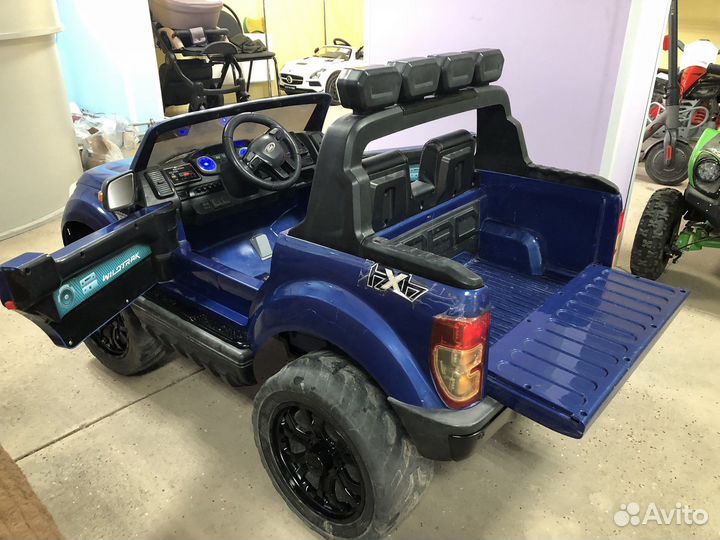 Детский электромобиль