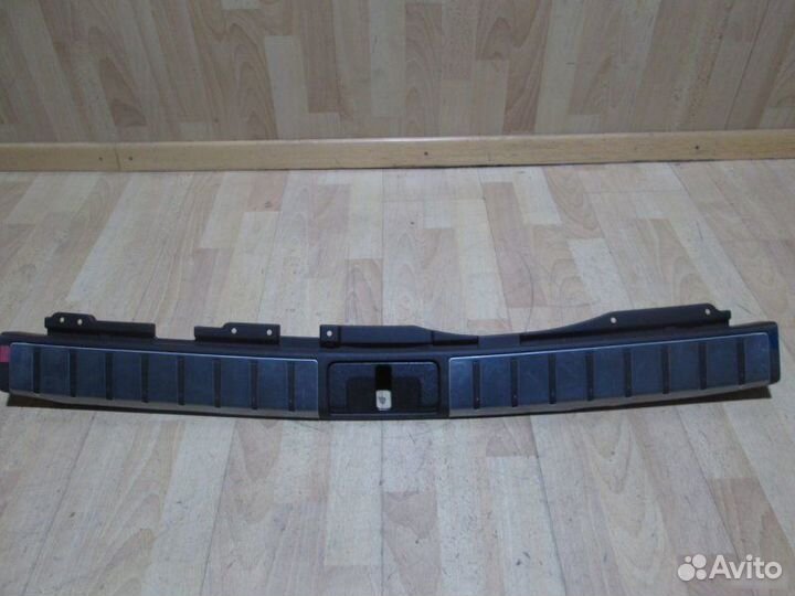 Накладка замка багажника Lexus Rx 4