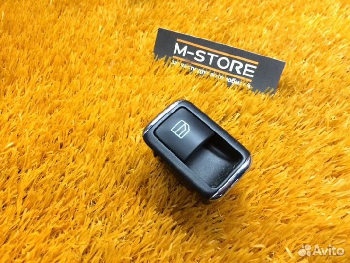 Кнопка стеклоподъемника задняя левая Mercedes-Benz