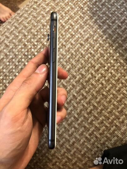 Телефон iPhone 8 64 gb