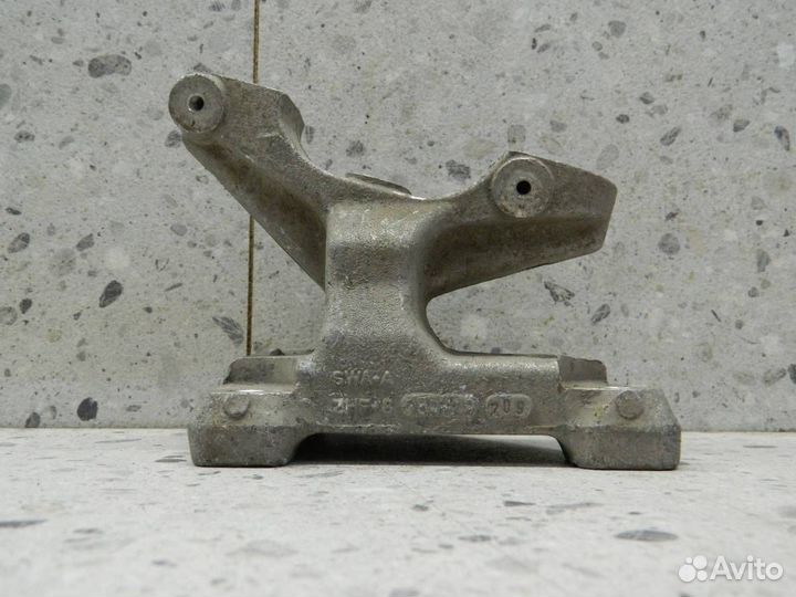 Кронштейн сопут. товар Honda CR-V 2007-2012