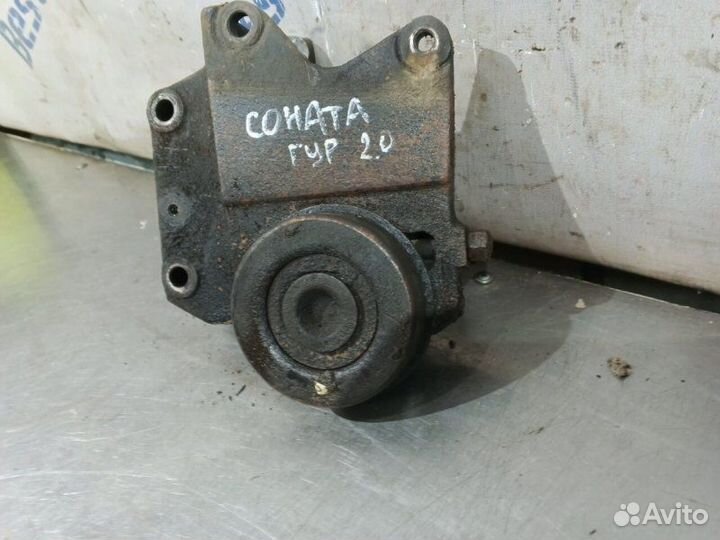 Кронштейн гура Hyundai Sonata 4 EF 2002