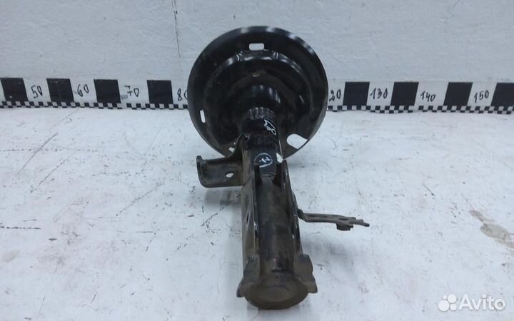 Амортизатор передней подвески правый Toyota Camry