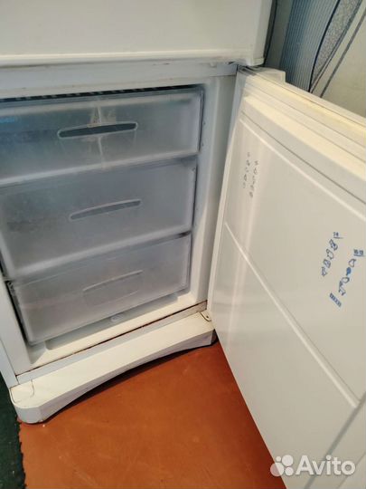 Холодильник бу Indesit B160