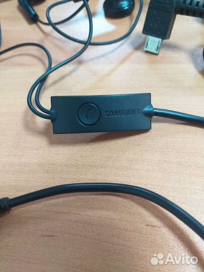 Гарнитуры для мобильных телефонов