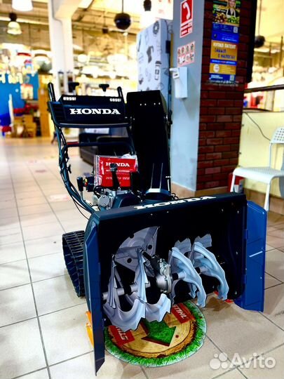 Снегоуборщик гусеничный Honda Gx-340 13HP Pro Hs90