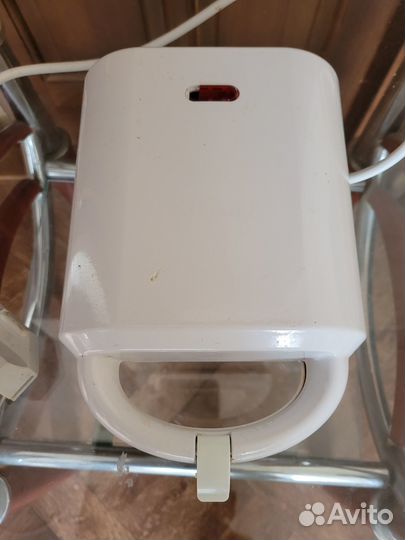 Электрическая вафельница новая