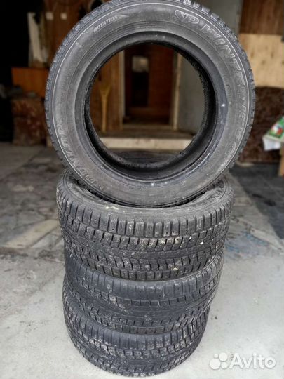 Dunlop SP Winter Ice 01 215/55 R16