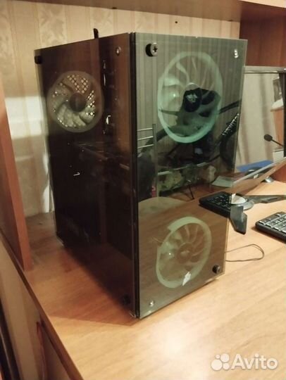 Корпус для пк с подсветкой и четырьмя кулерами
