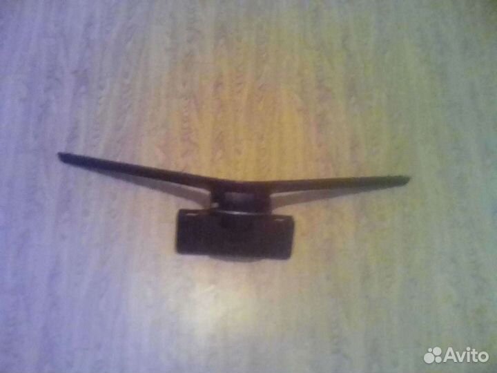 Тренога для телевизора