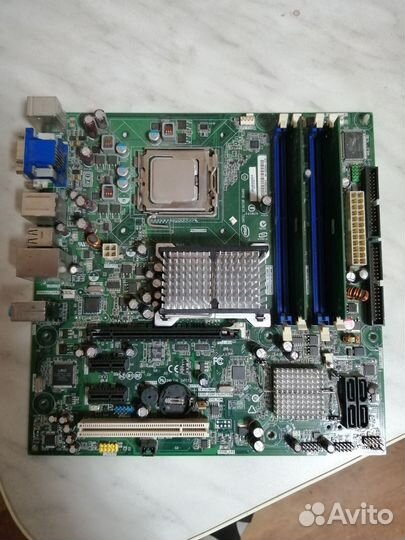 Материнская плата с процессором