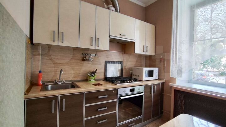 3-к. квартира, 57 м², 1/4 эт.