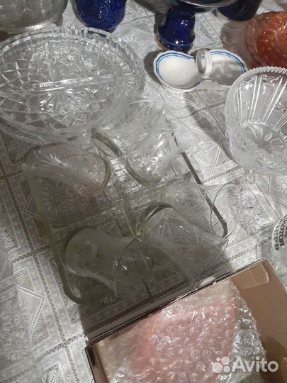 Тарелки фужеры графины стаканы чашки розетки