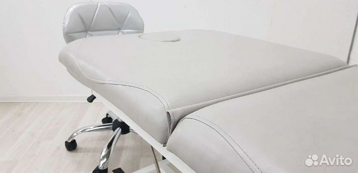 Массажный стол