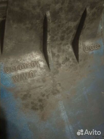 Фольксваген Пассат b3 Решетка радиатора оригинальн