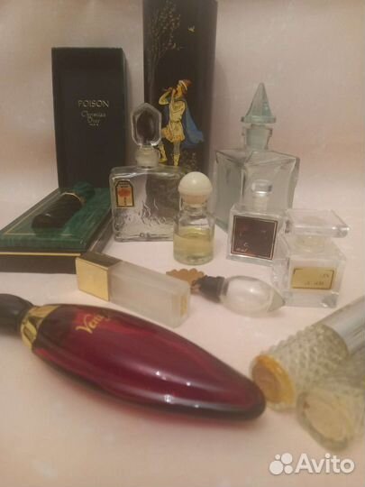 Пустые флаконы винтажных духов времен СССР