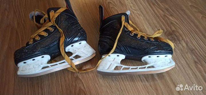 Хоккейные коньки bauer vapor детские