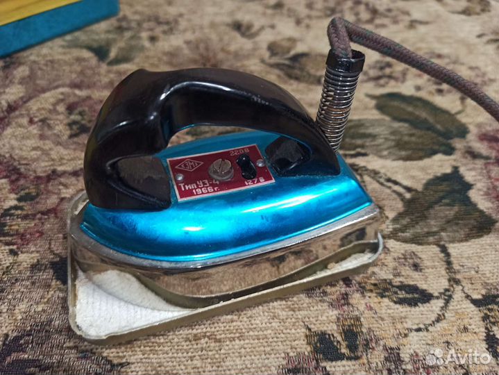 Антикварный утюг