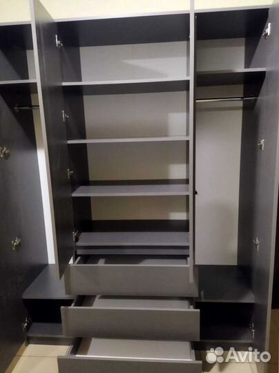 Шкаф распашной новый