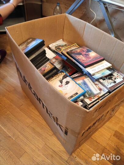 Целая коробка дисков