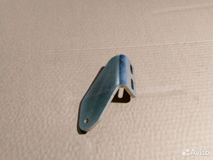 44058 кронштейн Avant