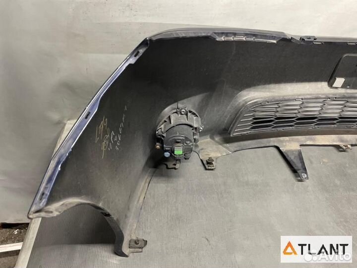 Бампер передний toyota isis