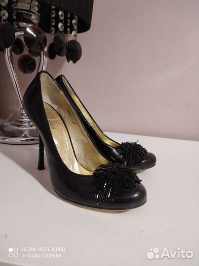 Черные лаковые туфли