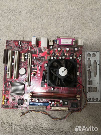 Материнская плата с процессором и памятью