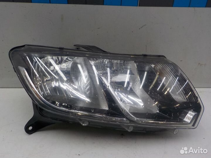 Фара правая Renault Sandero 2014