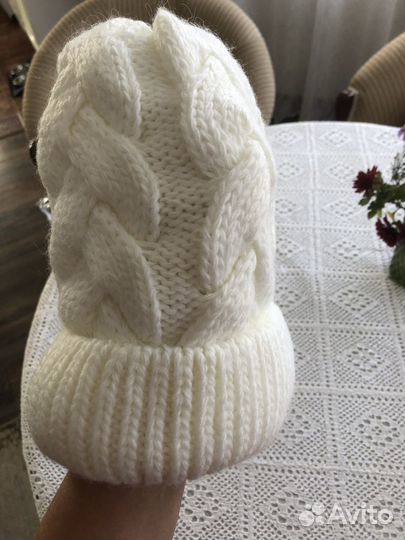Шапка белая новая