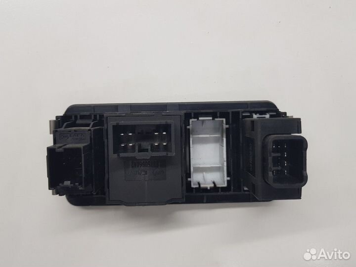 Блок кнопок на торпедо (Lifan Solano)