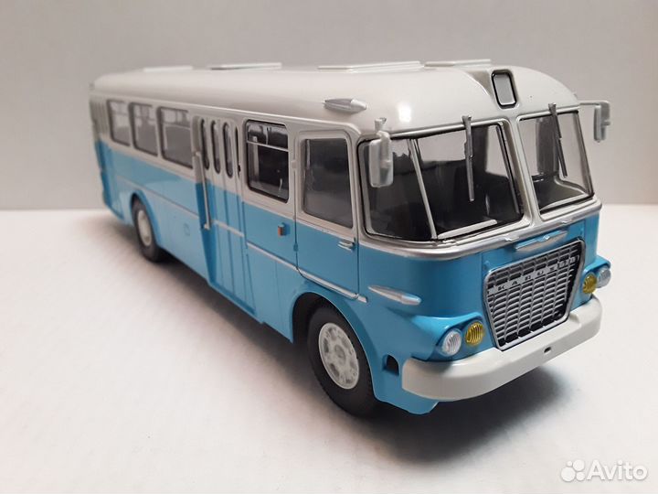 Модель автобуса Икарус 620 в 1:43