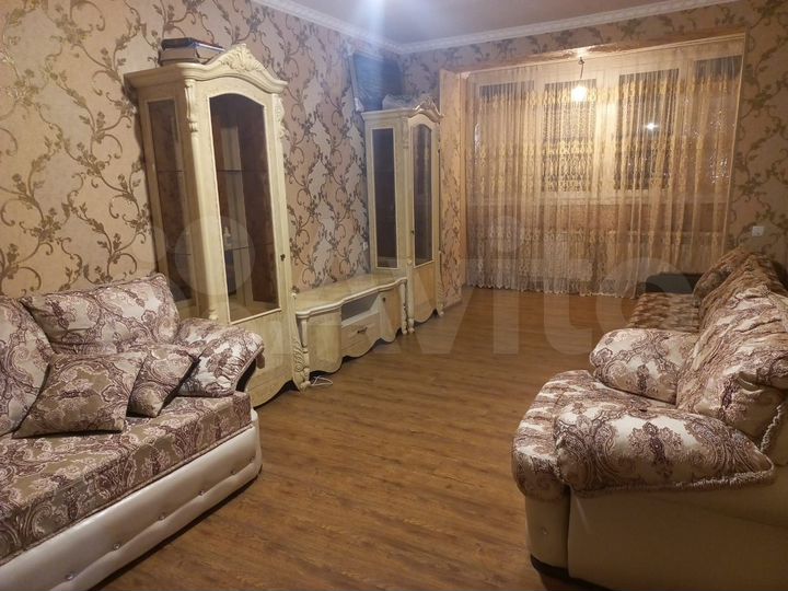 2-к. квартира, 60 м², 4/10 эт.