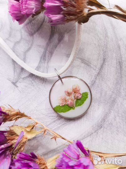 Украшения из смолы