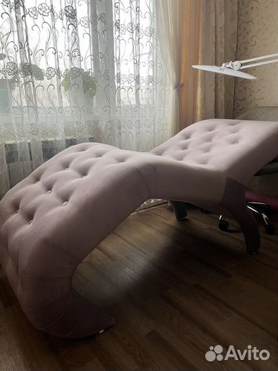 Анатомическая кушетка для наращивания ресниц