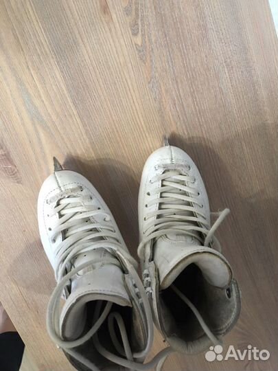 Профессиональные фигурные коньки Risport