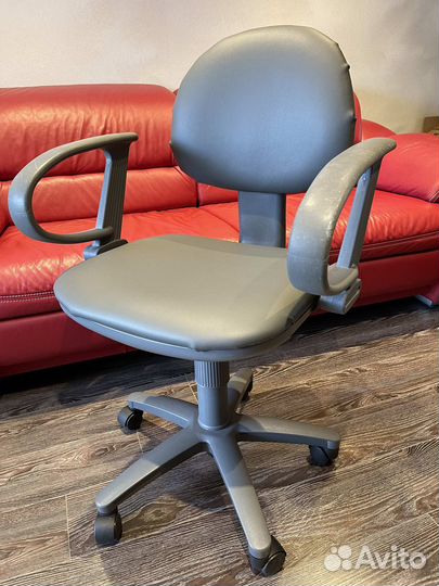 Компьютерное кресло