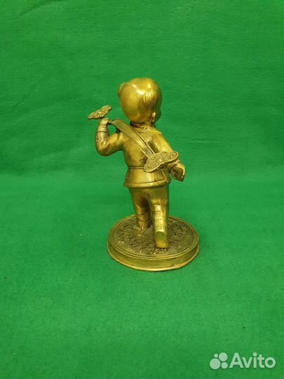 Бронзовая статуэтка. Ребенок Карако. Фен-шуй