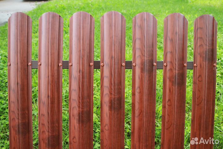 Забор из металлоштакетника