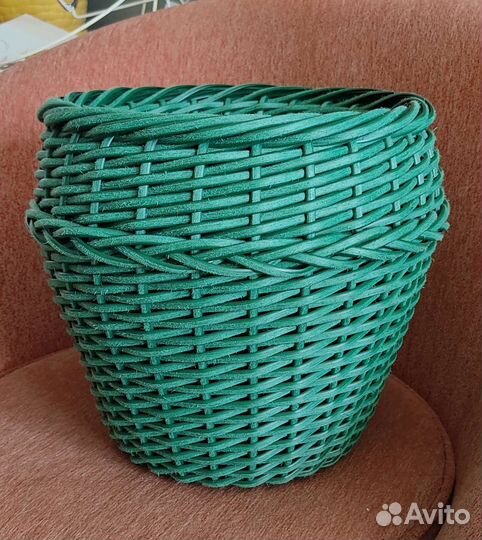 Кашпо из искусственного ротанга