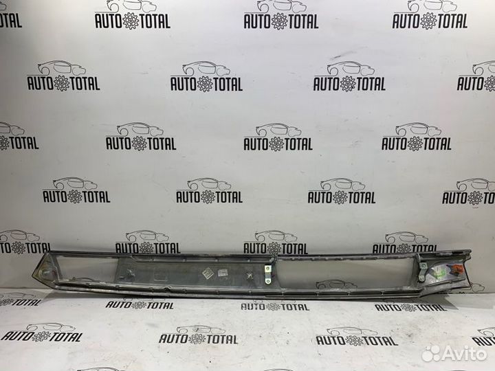 Накладка торпедо Bmw 745 E65 N62B44 2004