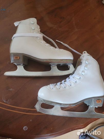 Коньки профессиональные детские для фигурного